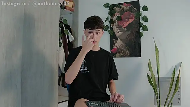 anthonny 05 online show from September 27, 9:25 am