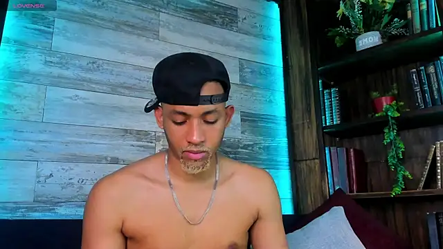 B Wild online show from June 9, 3:29 am