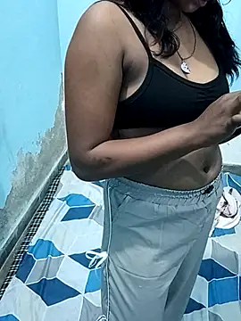 Latika Verma online show from October 5, 3:43 pm