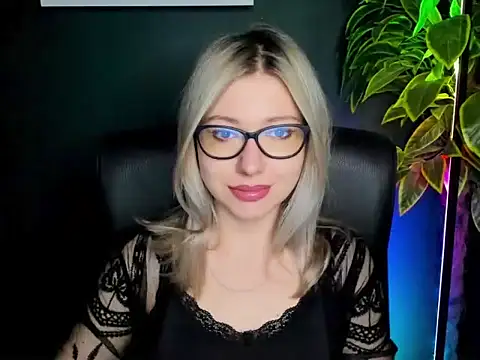 loveHeidi online show from September 24, 4:27 am