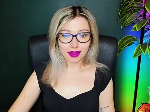 loveHeidi online show from November 10, 7:29 am