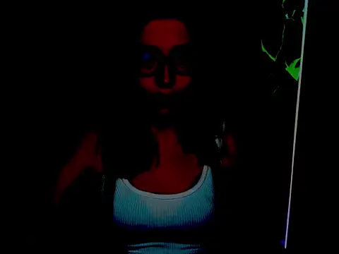Snapshot of loveHeidi chatting on June 10, 4:34 am loveHeidi online show from June 10, 4:34 am