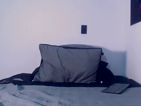 MASTER PIG FARMER online show from September 19, 8:20 pm