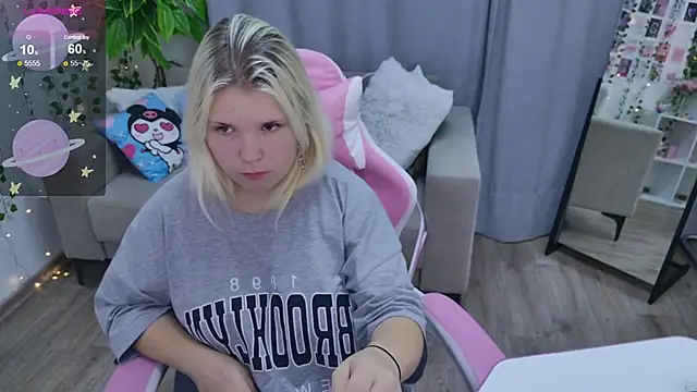 EmillyRogers online show from September 14, 5:17 am