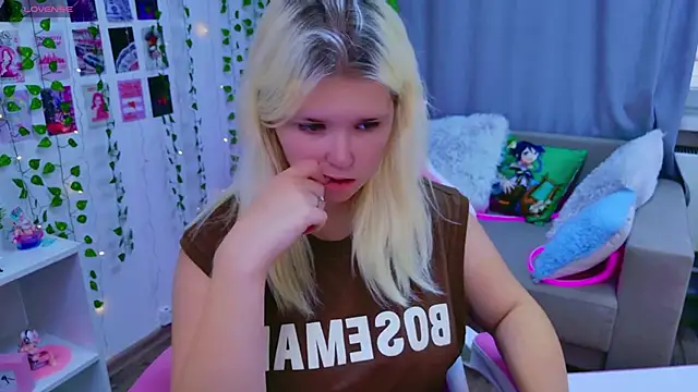 EmillyRogers online show from September 18, 5:31 am