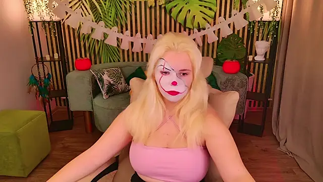 EmillyRogers online show from October 31, 6:58 am