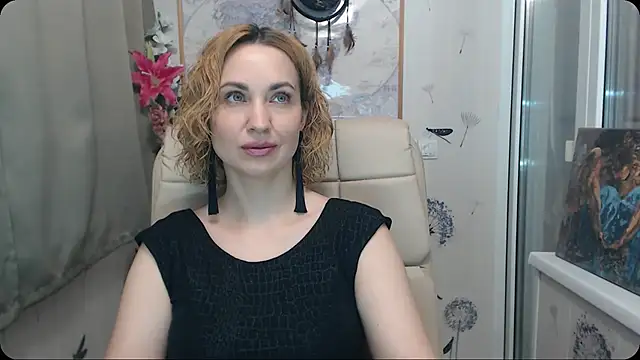 Snapshot of KatrinAlluring chatting on October 28, 4:27 am KatrinAlluring online show from October 28, 4:27 am