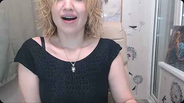 Snapshot of KatrinAlluring chatting on November 24, 4:45 am KatrinAlluring online show from November 24, 4:45 am