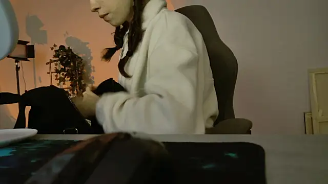 Snapshot of Yoka_paradoXXX chatting on October 31, 5:08 am Yoka paradoXXX online show from October 31, 5:08 am