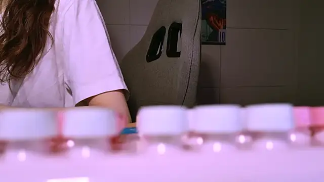 Snapshot of Yoka_paradoXXX chatting on December 4, 5:17 am Yoka paradoXXX online show from December 4, 5:17 am