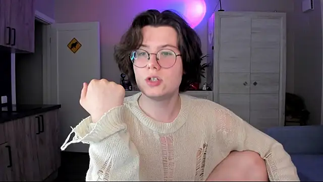 Derek Shameless online show from July 7, 8:35 pm