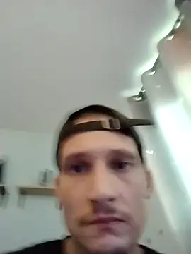 Snapshot of alexxfcuk chatting on September 11, 7:47 pm alexxfcuk online show from September 11, 7:47 pm