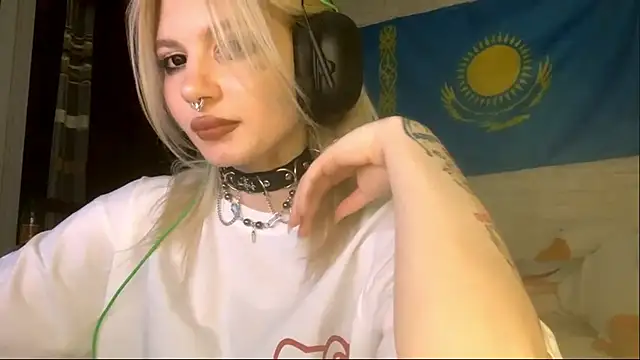 LorrineBurgert online show from September 8, 3:33 pm