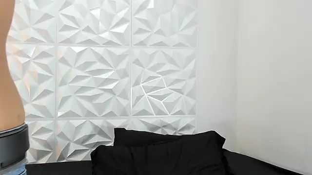 johan miller0 online show from September 30, 1:32 am