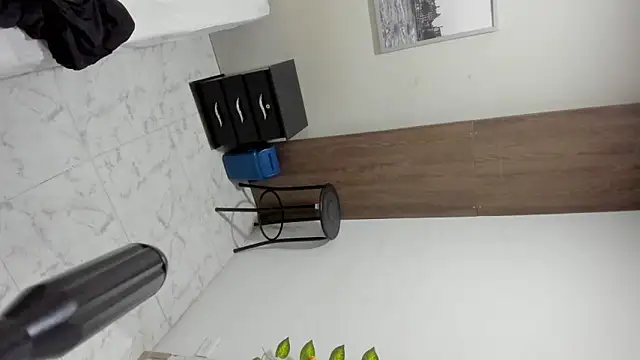 johan miller0 online show from October 8, 10:46 am