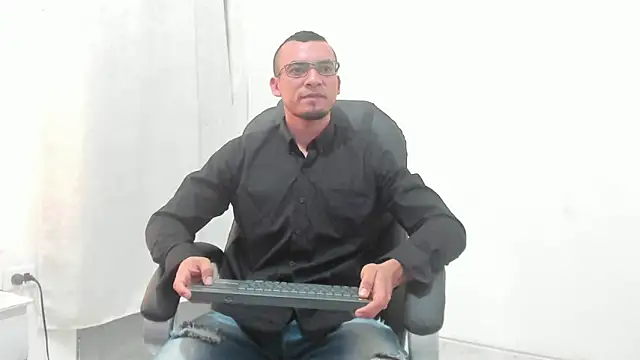 johan miller0 online show from November 8, 4:23 am