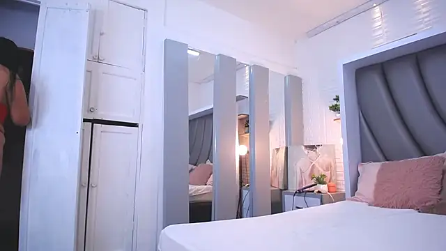 Luciana Graay online show from September 20, 12:50 pm