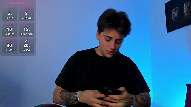 PeytonBox online show from October 21, 1:34 pm