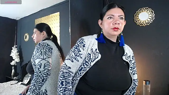 kinky momm online show from October 10, 1:43 pm