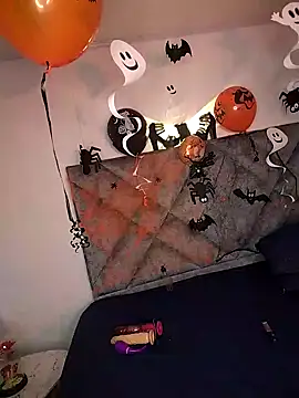 Shantey Laurent online show from October 28, 1:58 pm