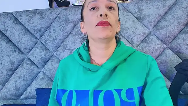 Shantey Laurent online show from November 21, 12:26 pm