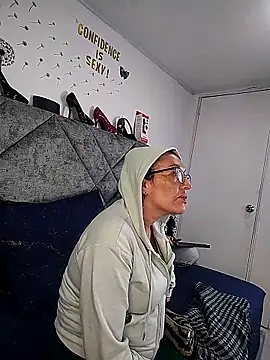 Shantey Laurent online show from February 1, 2:37 pm