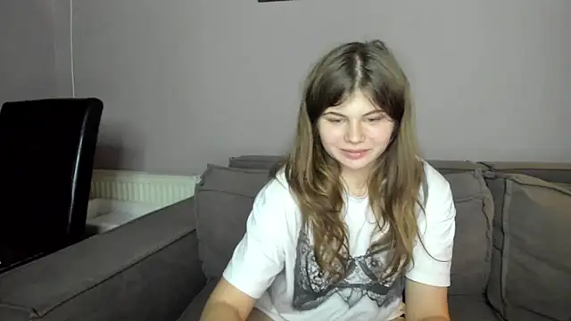 Lilly Jess online show from November 18, 6:45 pm