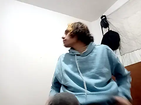 Snapshot of kittymutant99 chatting on November 5, 10:43 pm kittymutant99 online show from November 5, 10:43 pm