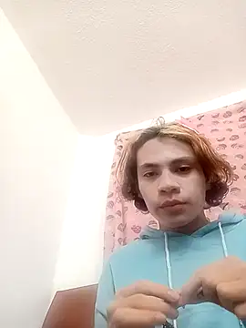 Snapshot of kittymutant99 chatting on November 10, 6:18 pm kittymutant99 online show from November 10, 6:18 pm