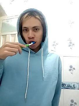 Snapshot of kittymutant99 chatting on November 12, 5:57 pm kittymutant99 online show from November 12, 5:57 pm