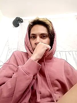 Snapshot of kittymutant99 chatting on November 13, 6:29 pm kittymutant99 online show from November 13, 6:29 pm