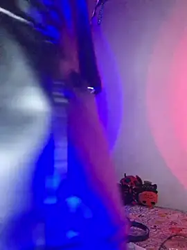 Snapshot of carolinerue chatting on February 21, 4:02 am carolinerue online show from February 21, 4:02 am