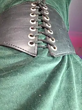 Snapshot of carolinerue chatting on February 27, 4:45 am carolinerue online show from February 27, 4:45 am