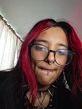 Snapshot of carolinerue chatting on March 10, 9:20 pm carolinerue online show from March 10, 9:20 pm