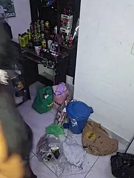 Snapshot of carolinerue chatting on March 13, 10:55 am carolinerue online show from March 13, 10:55 am