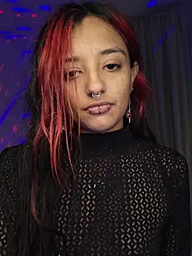 Snapshot of carolinerue chatting on March 24, 4:17 am carolinerue online show from March 24, 4:17 am