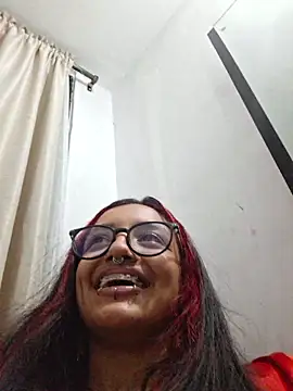 Snapshot of carolinerue chatting on March 27, 2:39 am carolinerue online show from March 27, 2:39 am