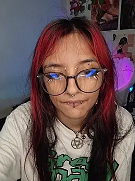 Snapshot of carolinerue chatting on March 29, 9:37 pm carolinerue online show from March 29, 9:37 pm