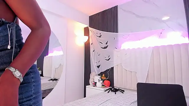 NalahCampbell online show from October 30, 7:36 pm