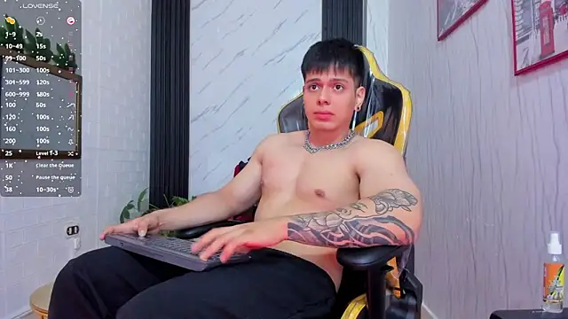 Snapshot of xKevyn chatting on September 29, 12:32 pm xKevyn online show from September 29, 12:32 pm