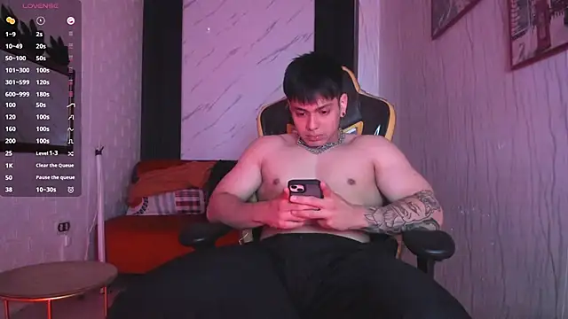 Snapshot of xKevyn chatting on September 30, 12:21 pm xKevyn online show from September 30, 12:21 pm