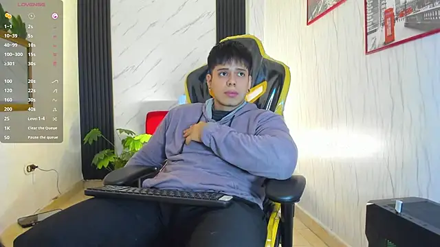 Snapshot of xKevyn chatting on November 21, 12:26 pm xKevyn online show from November 21, 12:26 pm