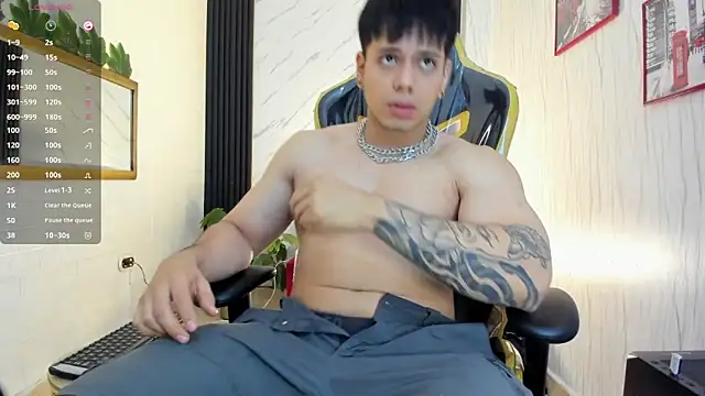 Snapshot of xKevyn chatting on November 26, 12:39 pm xKevyn online show from November 26, 12:39 pm