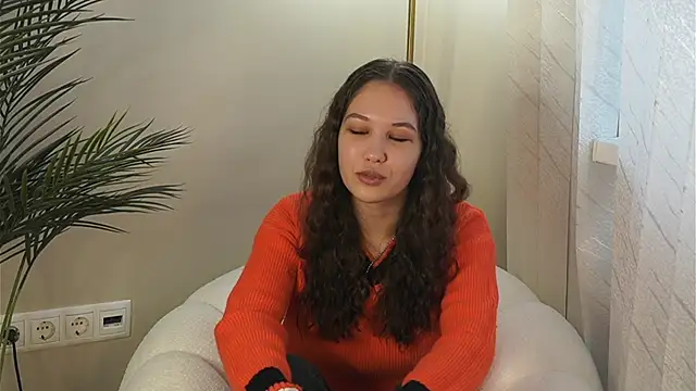 SadyeCalemine online show from September 9, 6:35 am