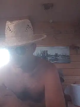 Snapshot of Vikingo1985 chatting on September 11, 5:24 pm Vikingo1985 online show from September 11, 5:24 pm