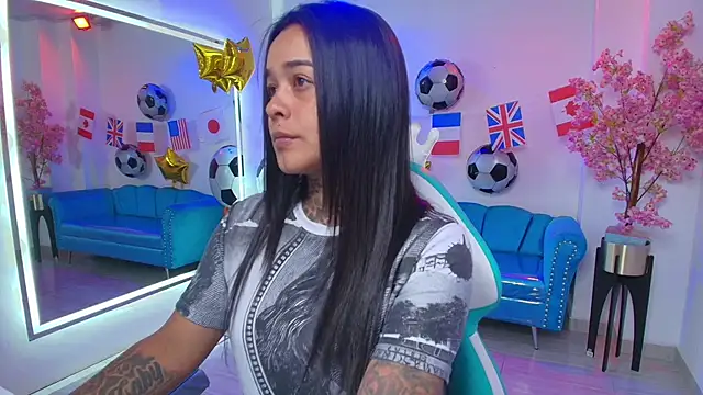 Black roseee online show from June 16, 3:53 am