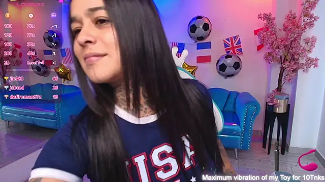 Snapshot of Black_roseee chatting on July 19, 4:00 pm Black roseee online show from July 19, 4:00 pm