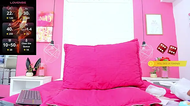 Snapshot of TransDoll09 chatting on November 27, 7:16 pm TransDoll09 online show from November 27, 7:16 pm