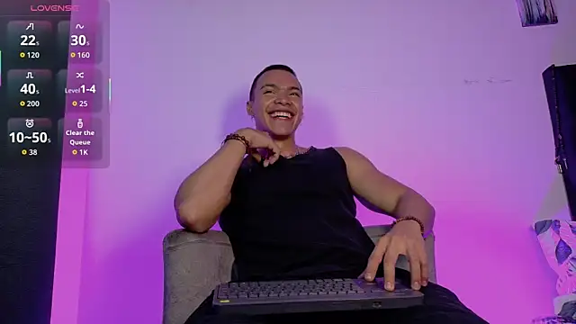adriel escalante online show from May 4, 1:45 am