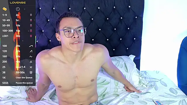 adriel escalante online show from July 14, 3:22 am
